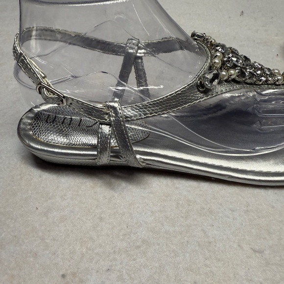 Unisa Women’s 9.5 Silver Leather‎ Rhinestone Sandals - Picture 4 of 8